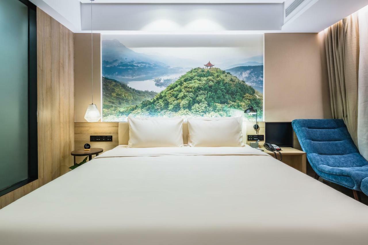 济南双山大街百脉泉亚朵酒店 外观 照片